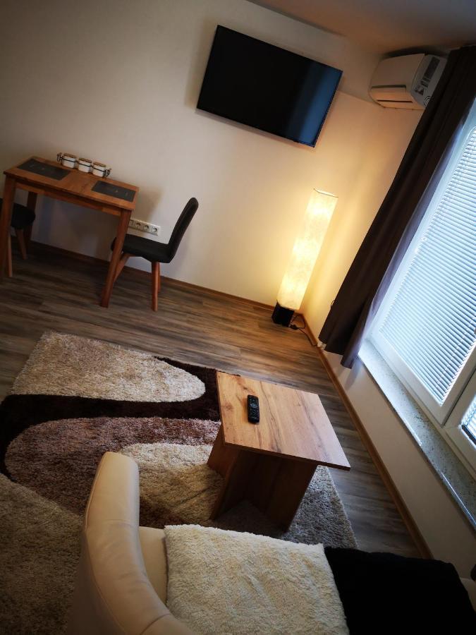 Apartments Ema Подчетртек Екстер'єр фото